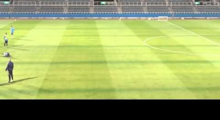 El increíble gol de Messi desde 60 metros en un arco en miniatura