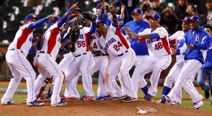 Tony Peña bailando dembow