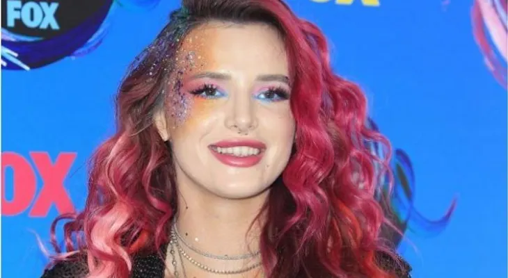 Actriz Bella Thorne se declara "pansexual". "Una chica, o un chico... tú sabes, un él o una ella"