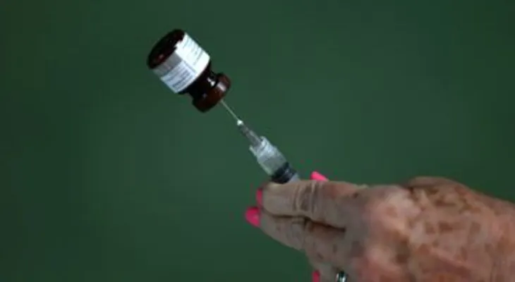 Vacuna contra el coronavirus está cerca, pero su costo será muy elevado, alerta experta