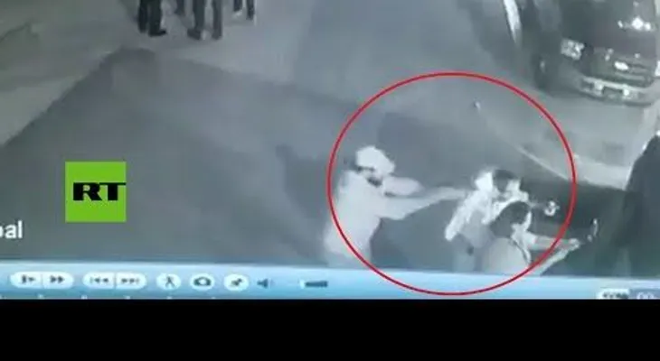 Asesinan a tiros a un político mexicano mientras se hacía una "selfi" con una seguidora