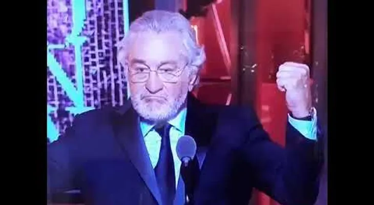  Robert De Niro insulta a Trump y recibe una gran ovación...: â??Voy a decir una cosa: F *** Trump, que te jodas"