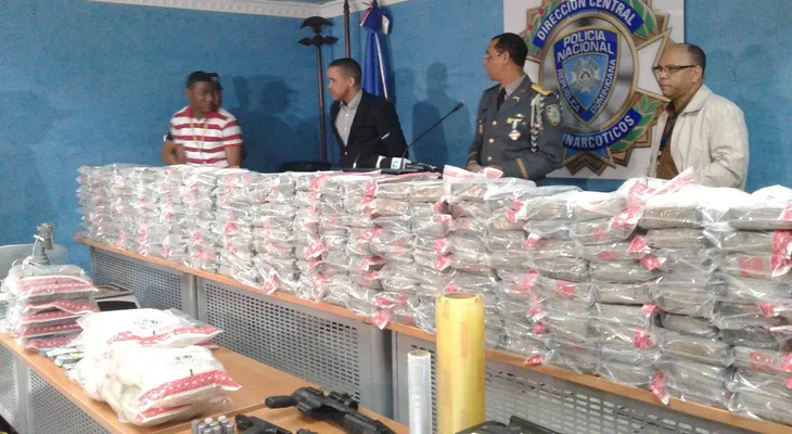 Dican decomisa 278 paquetes de cocaína y detiene siete personas
