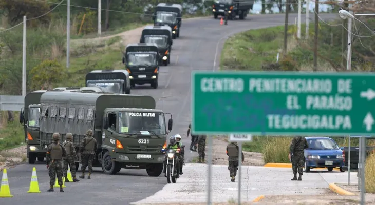 Trasladan a más de 600 presos en Honduras tras la fuga de 18 pandilleros