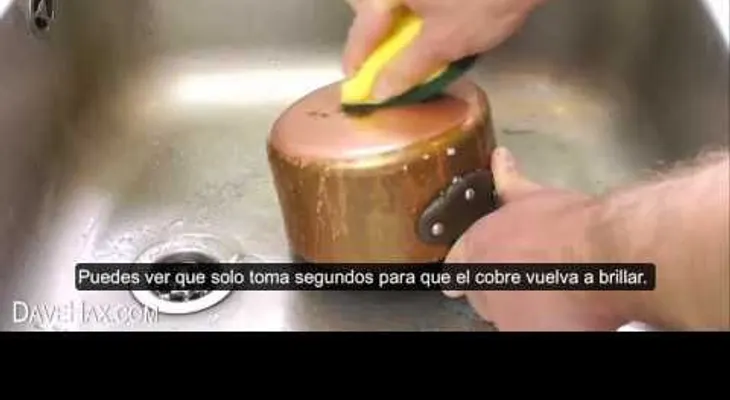 Aprende a limpiar una olla en dos minutos