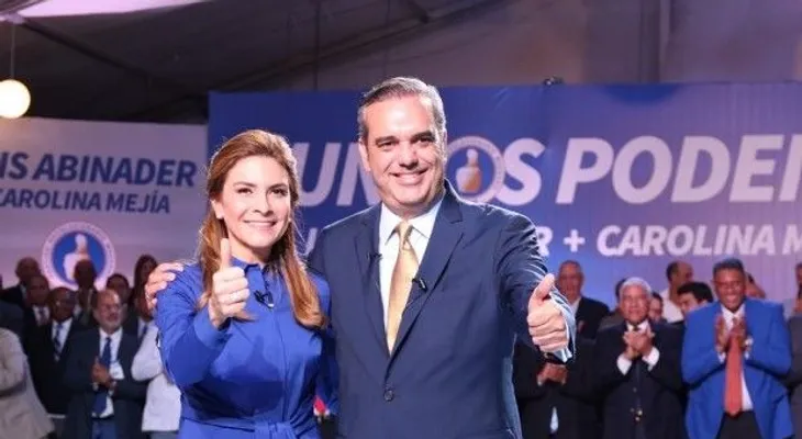 Luis Abinader  y Carolina Mejía recorren 7 provincias