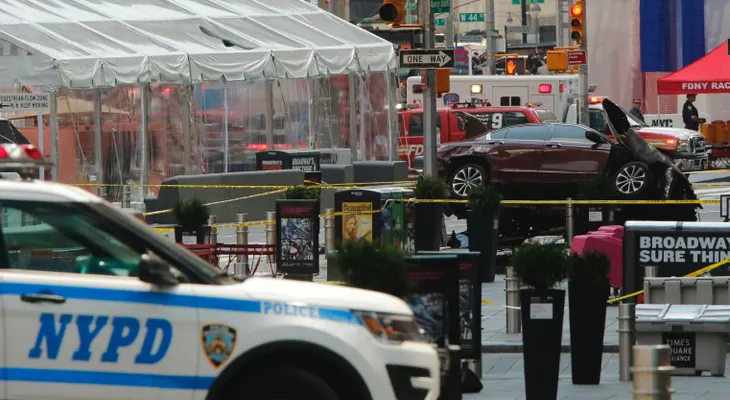 Acusan de homicidio al conductor que embistió a peatones en Times Square