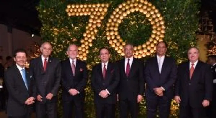 Gobernador Valdez Albizu y su esposa ofrecen cena en honor de la Junta Monetaria