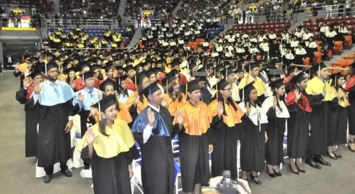 UASD Santiago gradúa 525 nuevos profesionales y 132 en postgrado