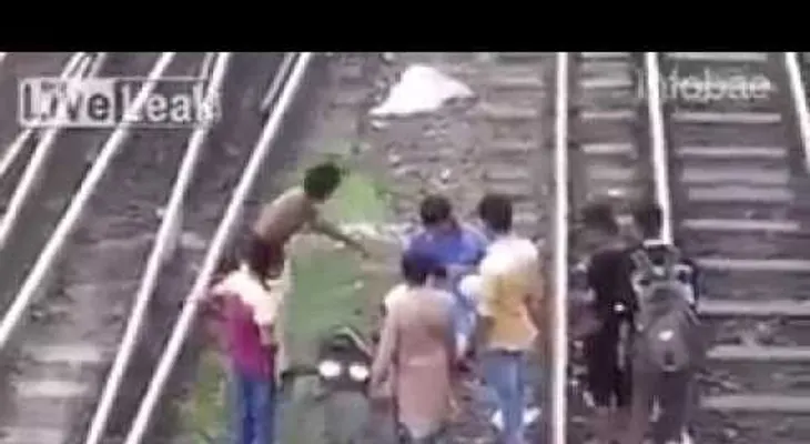 Quiso treparse a un tren en movimiento y perdió una pierna