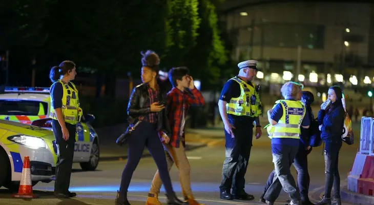 Testigos de la explosión en Manchester: "Todo el mundo corría en estampida"