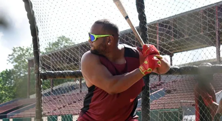 Juan Francisco (El Caballo Gigante) se presenta a entrenamientos con 15 libras menos