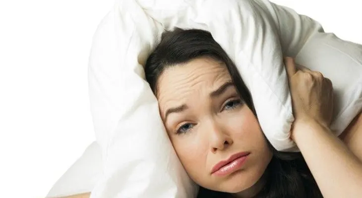 Cómo disimular la falta de 8 horas de sueño en 8 minutos