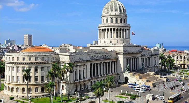 Cuba rechaza "categóricamente" exclusión de Maduro de Cumbre de las Américas