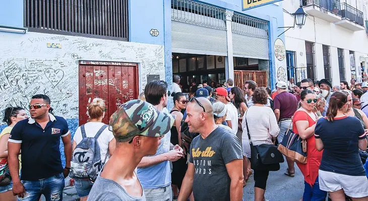 Nuevo récord de turistas en Cuba: 4 millones de personas visitaron el país en 2016