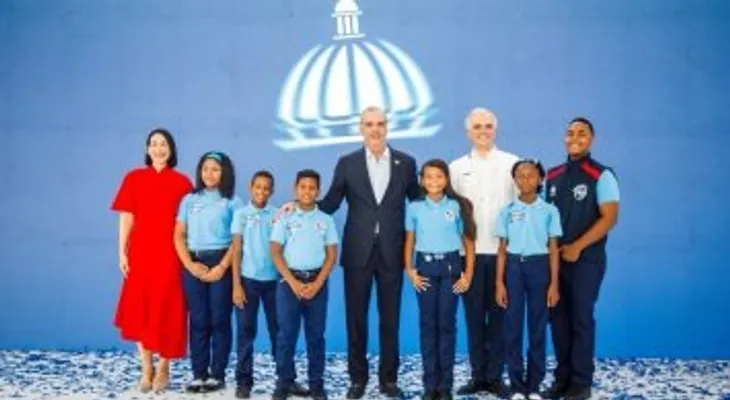 Abinader encabeza apertura del año escolar 2026-2027 con llamado a estudiantes y familias