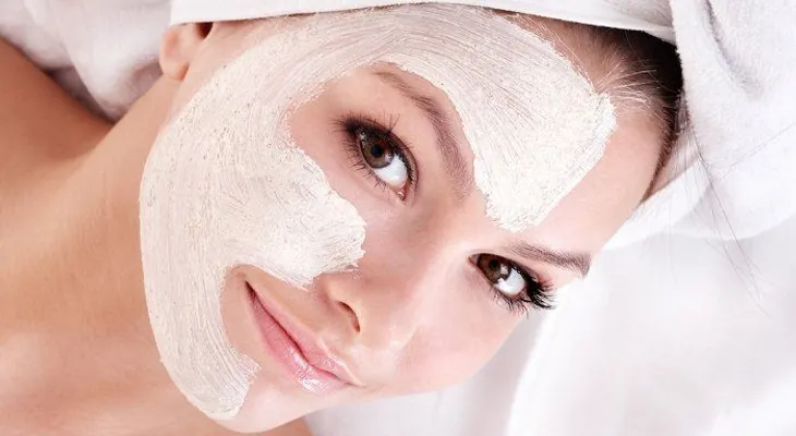 Aceite de coco y bicarbonato de sodio para una limpieza completa de rostro