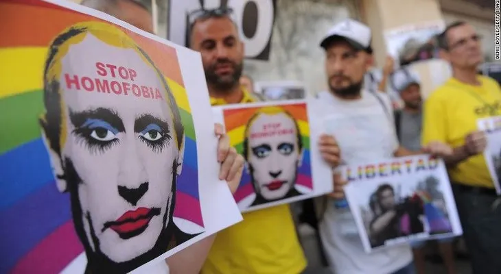 Rusia prohíbe imágenes de Vladimir Putin relacionadas con el meme del "payaso gay"