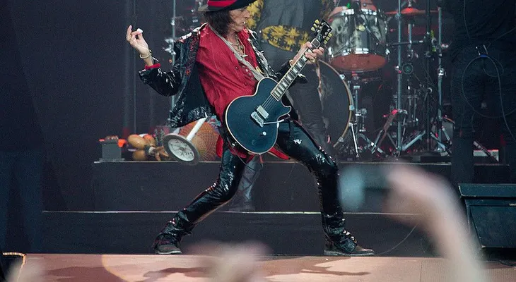 Hospitalizan al guitarrista de Aerosmith, Joe Perry
