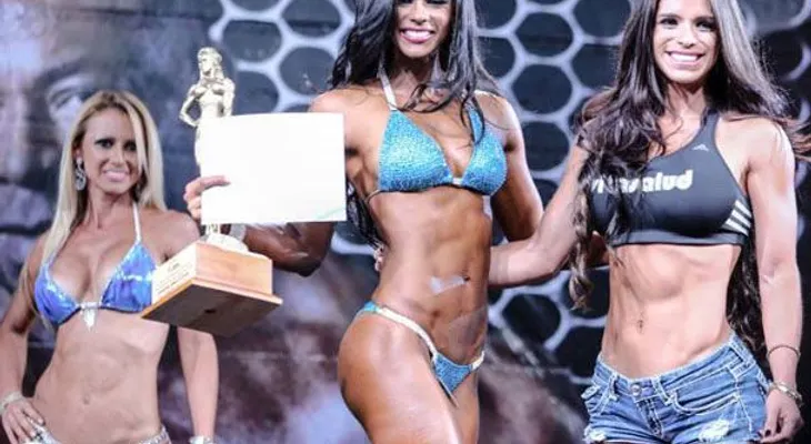 Ana Rita Contreras gana concurso de fisiculturismo en R.D.