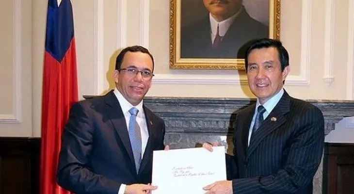 Canciller Navarro se reúne con presidente de Taiwán; tratan temas de inversión