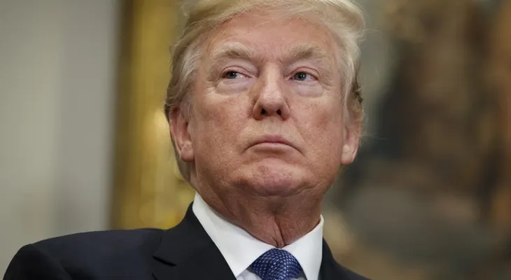 Trump dice que no conoce a la mujer que le acusa de acoso sexual en 2006
