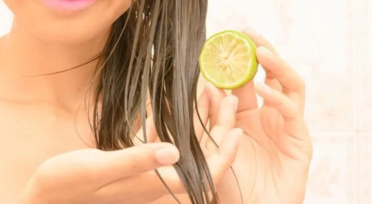 Cómo alisar el cabello de manera natural