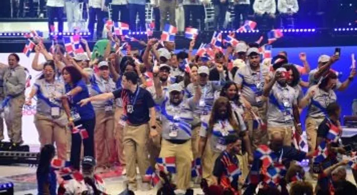 328 voluntarios de 33 países participaron en organización Juegos 2026