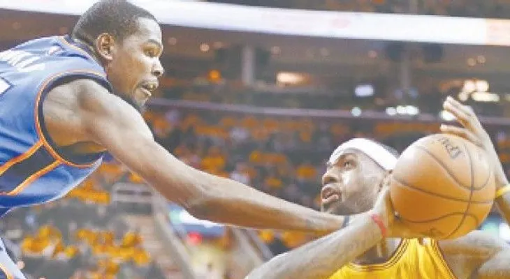 LeBron anotó 34 en victoria de los Cavs