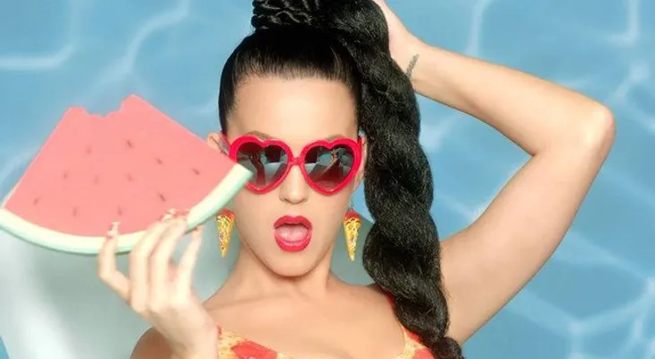 Video: Bebé "enloquece" con canción de Katy Perry