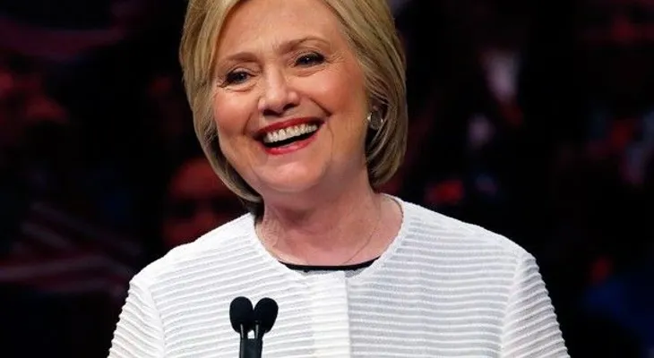 Clinton abre  la pelea por la Casa Blanca