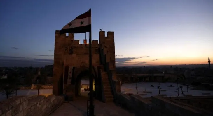 Las fuerzas anti-EI en Siria reciben blindados de Estados Unidos