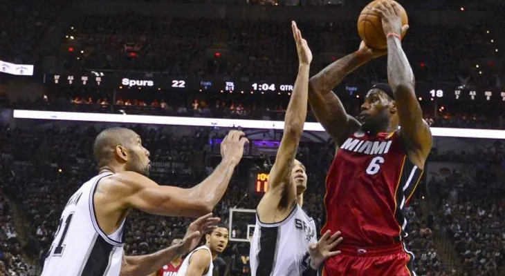 Spurs trituran al Heat y toman ventaja