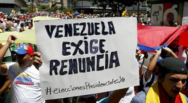Oposición venezolana marcha por referendo contra Maduro