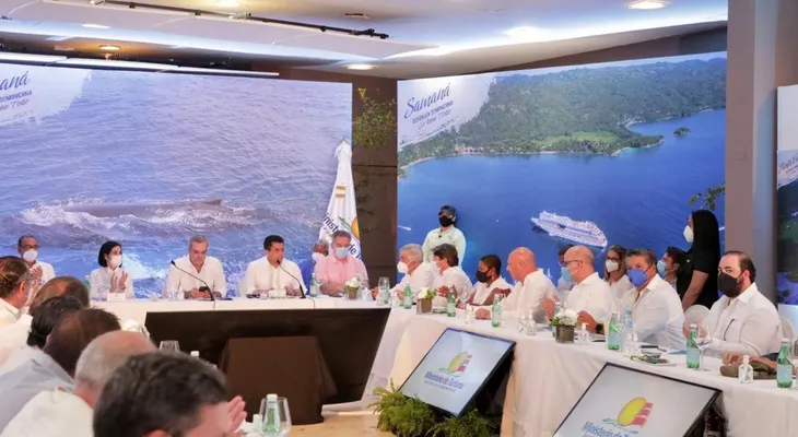 Presidente Abinader anuncia relanzamiento del turismo en Samaná