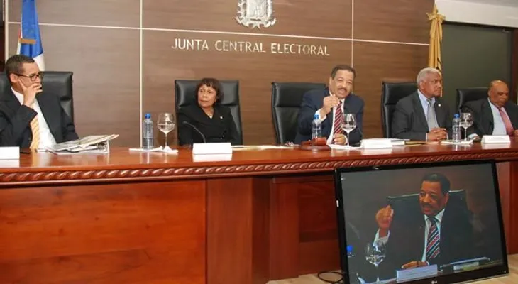 JCE pide a CC y la Contraloría informe sobre congelamiento de nóminas del Estado
