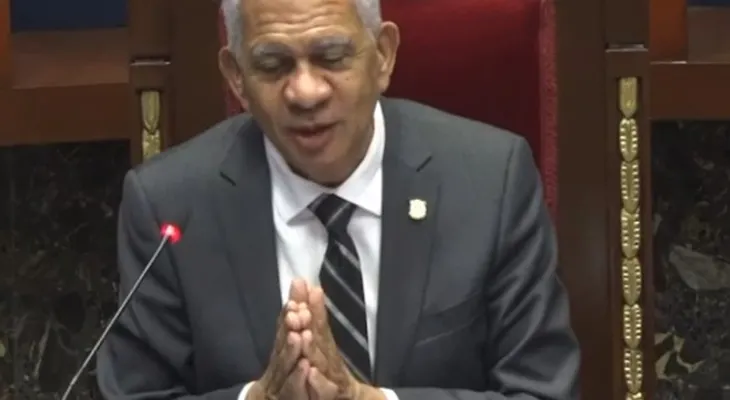 El Senado aprueba a unanimidad, de pie y en primera lectura, el Código Penal