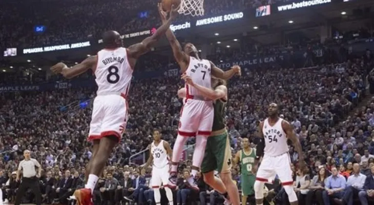 Lowry y Raptors propinan a los Celtics de Boston su 4ta derrota seguida