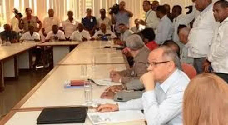 CNS inicia discusiones para salario minimo; empresarios dicen un 30% afectará el sector