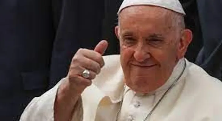La postura del Papa de que las mujeres no pueden ser sacerdotes desata debates 