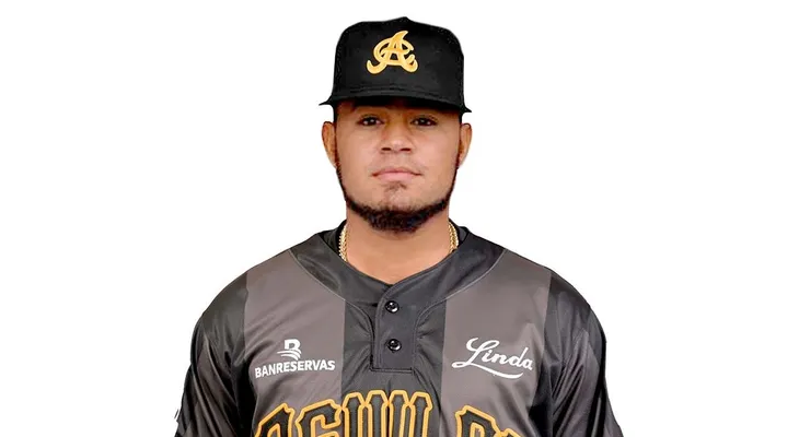 Águilas cambian a Michael Inoa a los Gigantes, por Junior García 