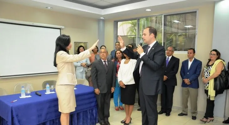 Ministro de Industria y Comercio posiciona a nueva directora de Onapi