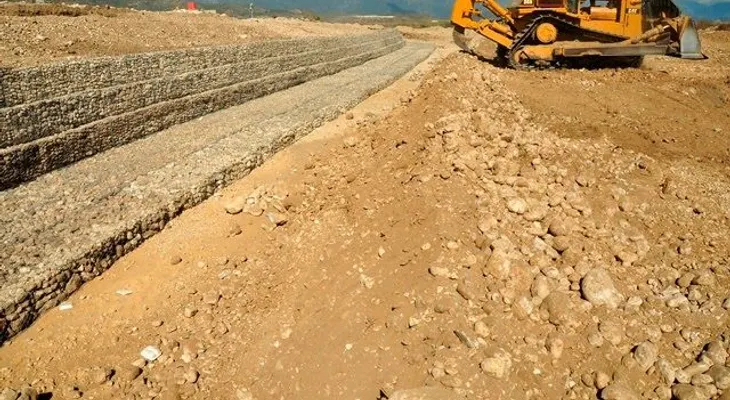 El INDRHI avanza los trabajos de  adecuación del Arroyo Penitente
