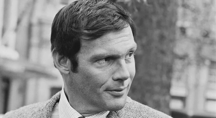 Muere Adam West, el actor que interpretó a Batman