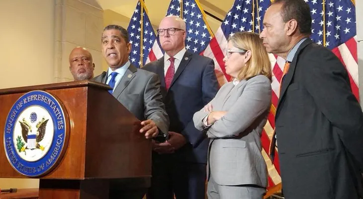 Espaillat ha sido una de los principales defensores de inmigrantes en 2017
