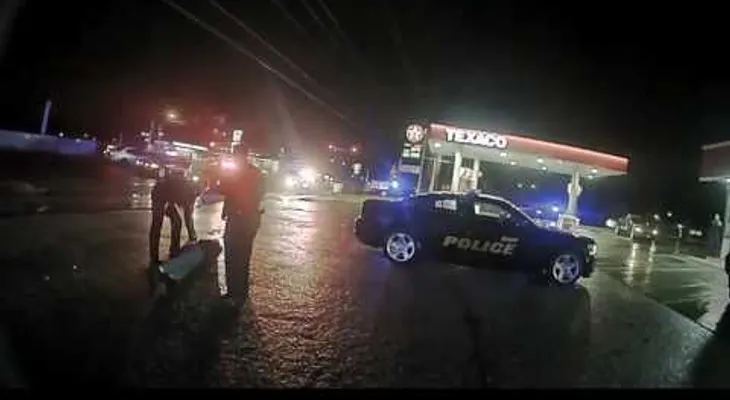 IMAGENES MUY FUERTES: Policía de EEUU mata a un hispano con 16 disparos a quemarropa (VIDEO)