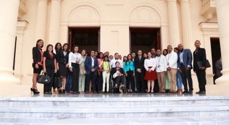 Ministerio de la Juventud realiza tour presidencial con jóvenes de Azua