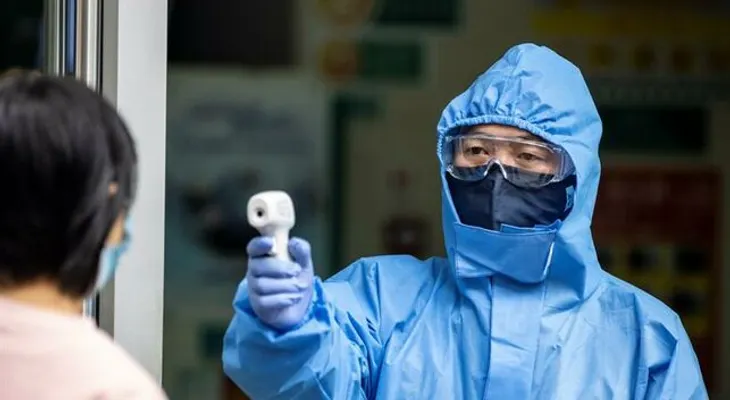 China registra 10 casos importados y suma 20 días sin contagios locales