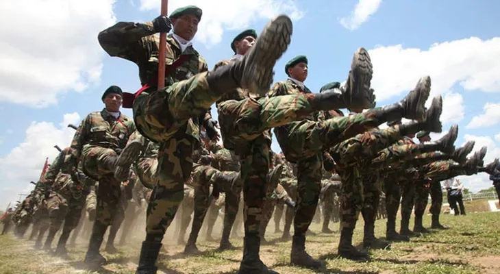 Cómo es el grupo militar de élite que Evo Morales envió a la frontera con Chile