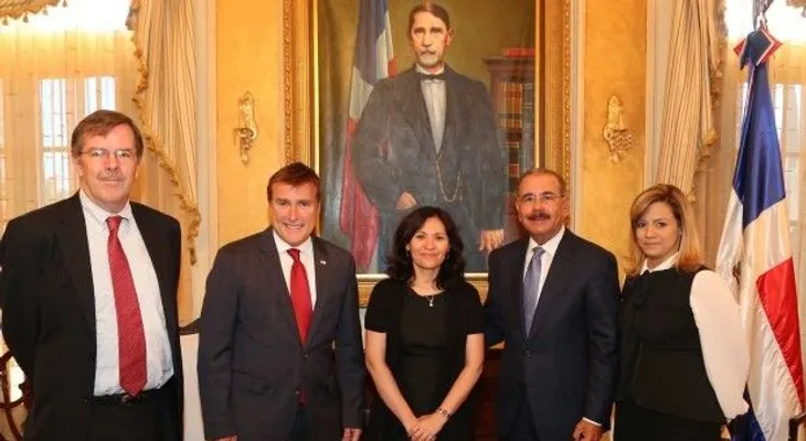 Presidenta Comisión Federal de Comercio EE.UU. visita a presidente Danilo Medina